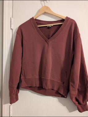 Universal Thread Women's V-Neck Sweater - Mauve/Rose